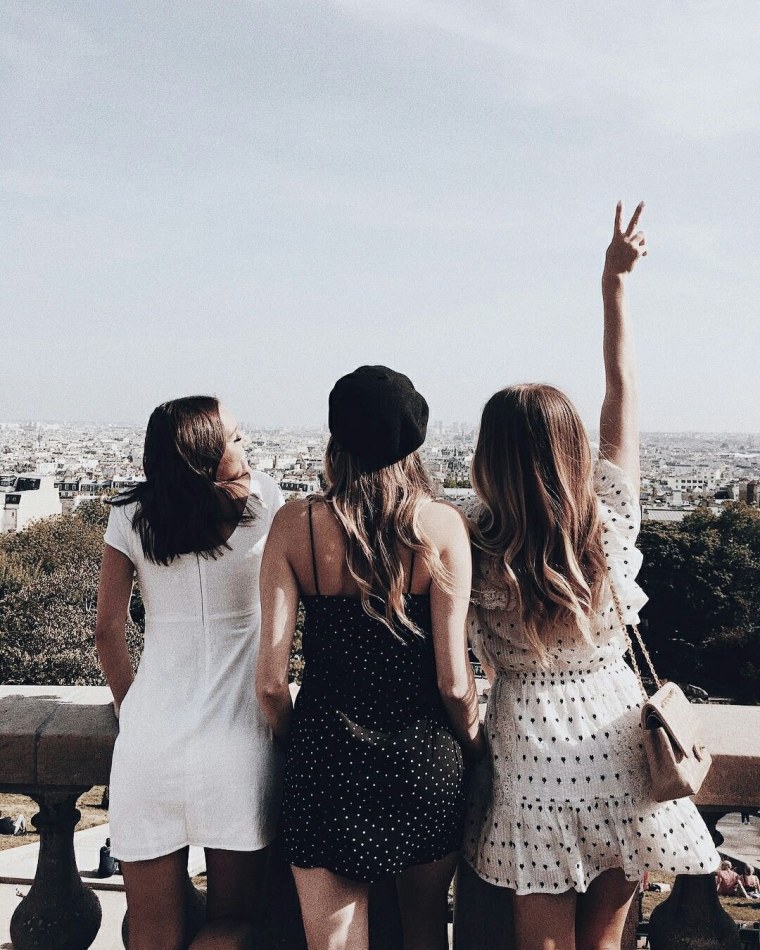 Три подруги