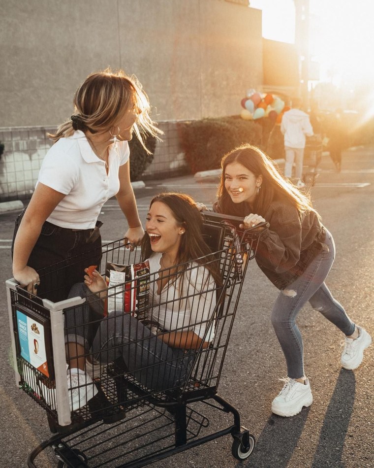 Прогулка с подругой