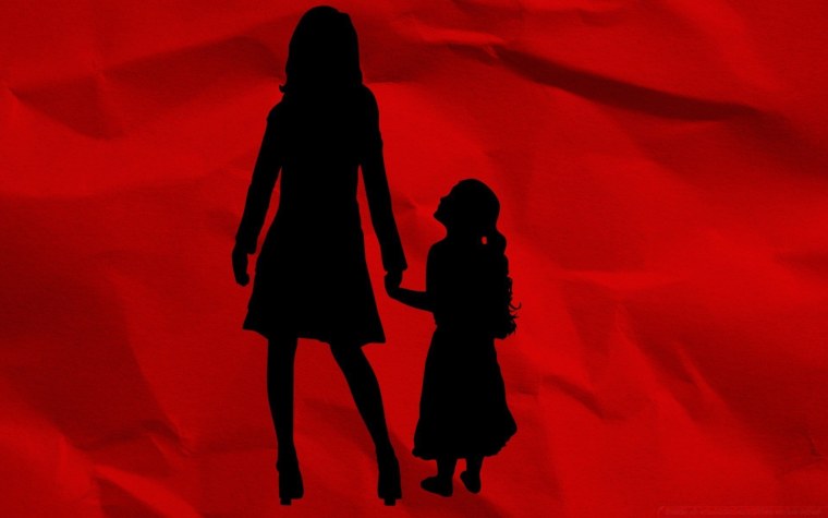 Обои на телефон мама и дочка