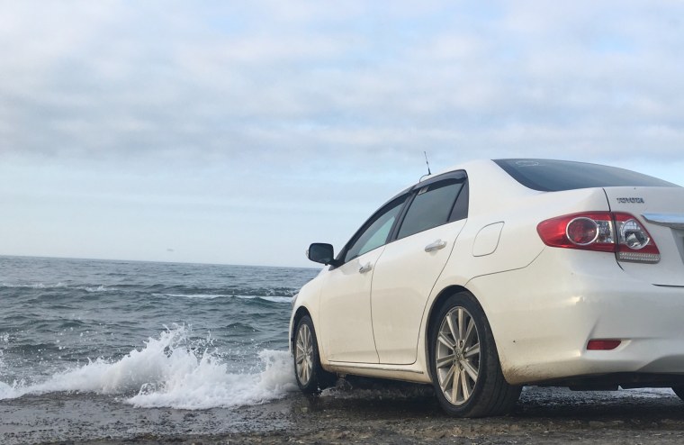 Тойота на море