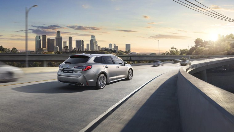 Тойота Королла 2020 туринг спорт Япония