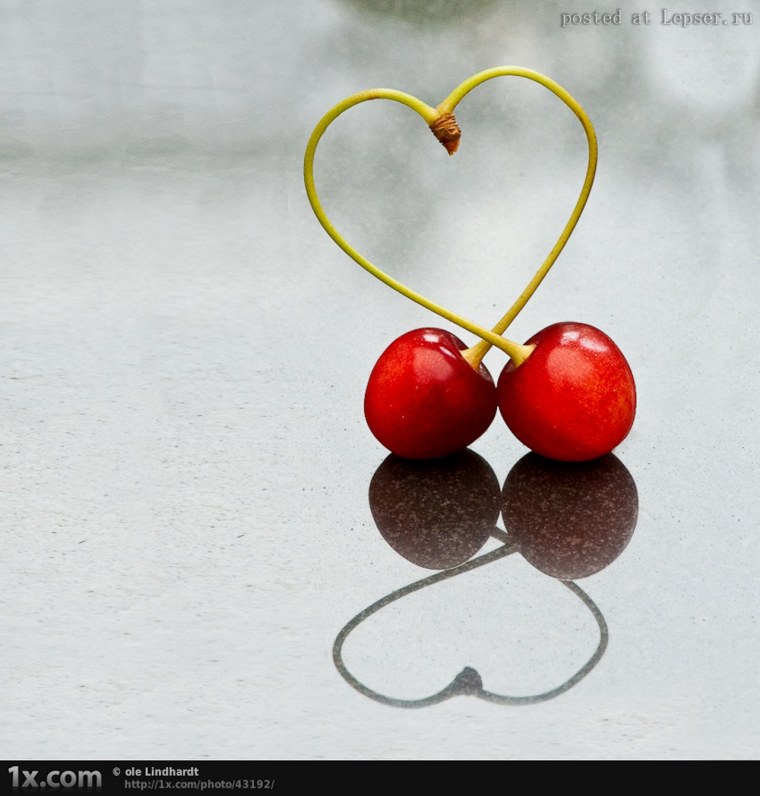Вишенки сердечком