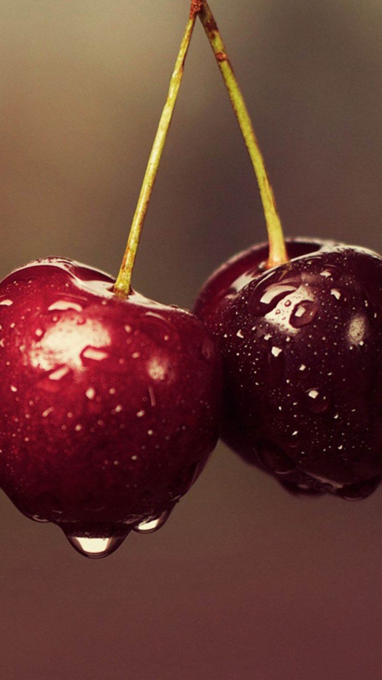 Мокрая черешня