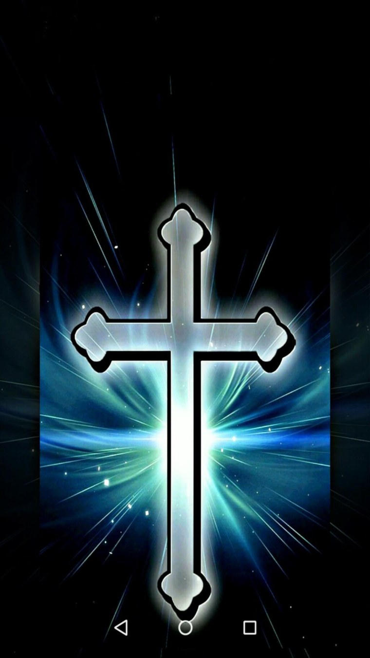 Православный крестик в руке