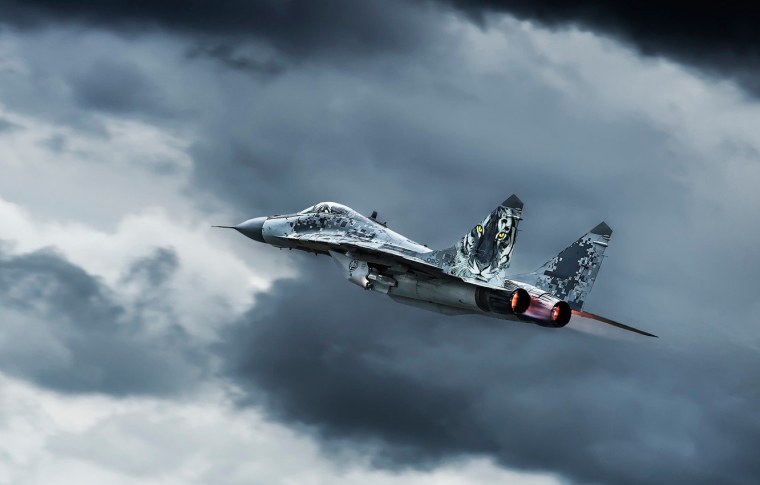 Русские истребители в небе