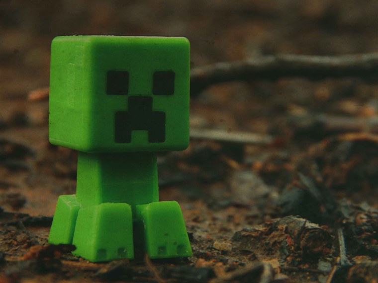 Заряженный КРИПЕР В майнкрафт