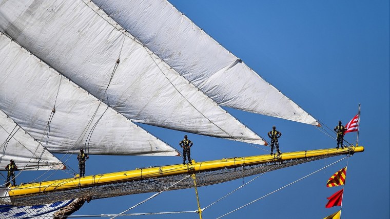 Парус корабля ткань