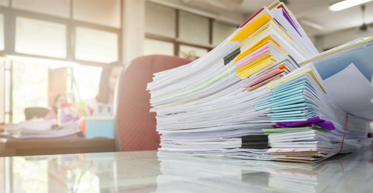 Стопка деловых бумаг