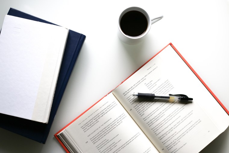 Документы на столе