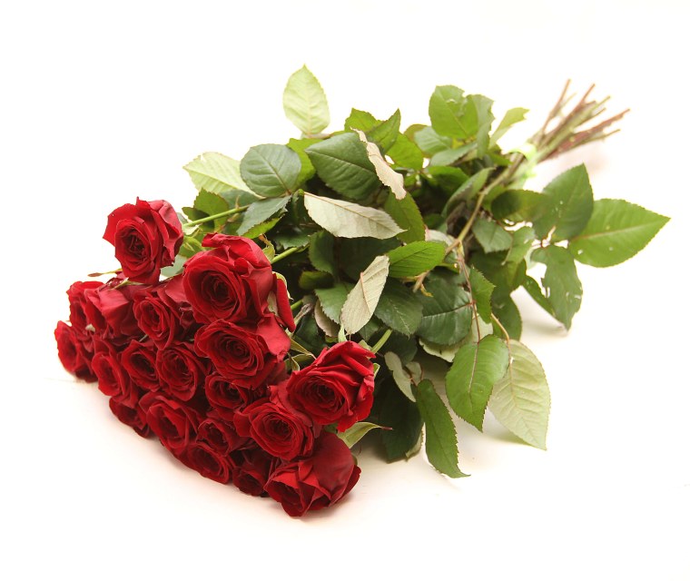 Букет цветов лежит