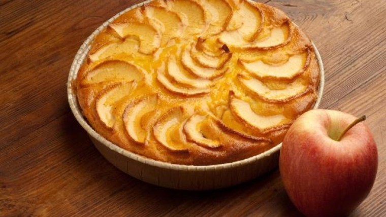 Пирог из яблок дольками
