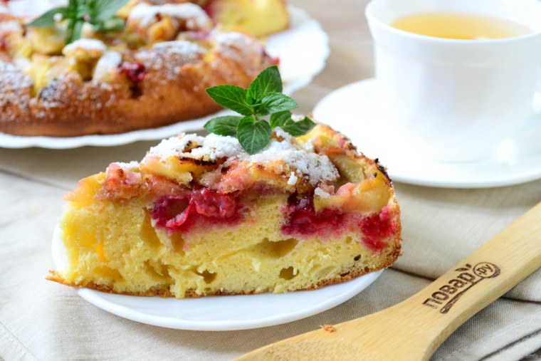 Шарлотка с яблоками