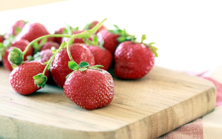 Заставка на рабочий стол клубника