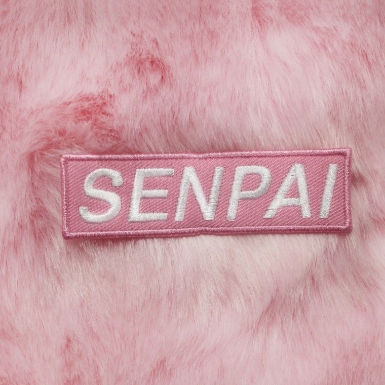 Розовая надпись