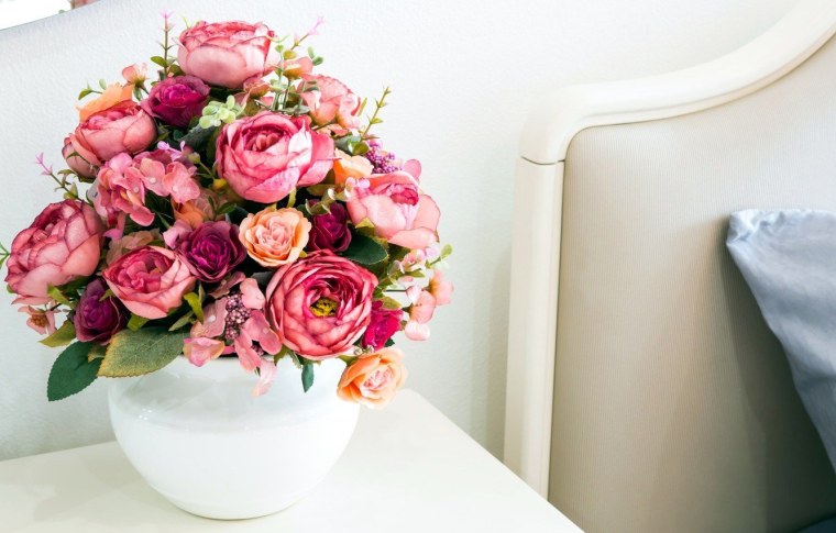 Пудровые пионы