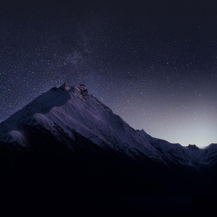 Ночная гора темная