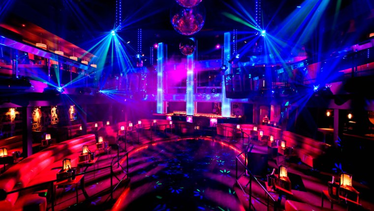 Танцпол в ночном клубе