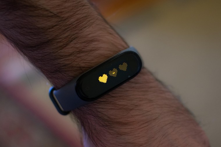 Смарт браслет Xiaomi mi Band 6 (Глобальная версия, русское меню)