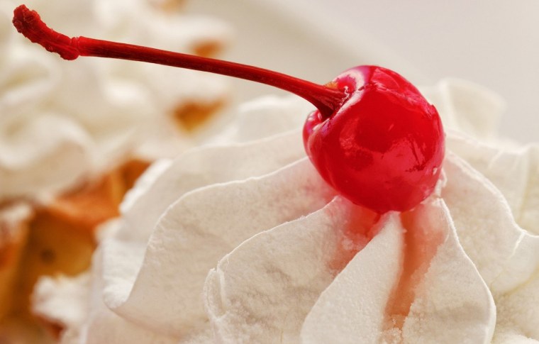 Мороженое льется