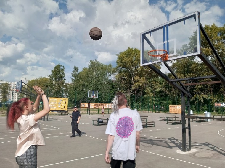 Баскетбольная площадка в Нефтеюганске