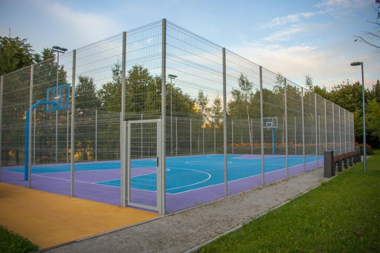 Ограждение для баскетбольной площадки на улице