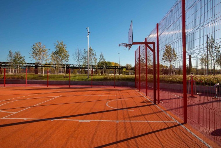 Парк Ходынское поле баскетбольная площадка