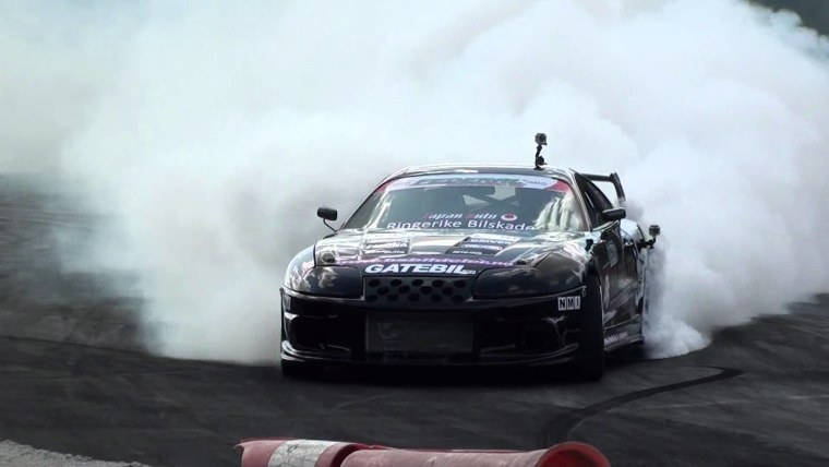 Тойота Супра дрифт