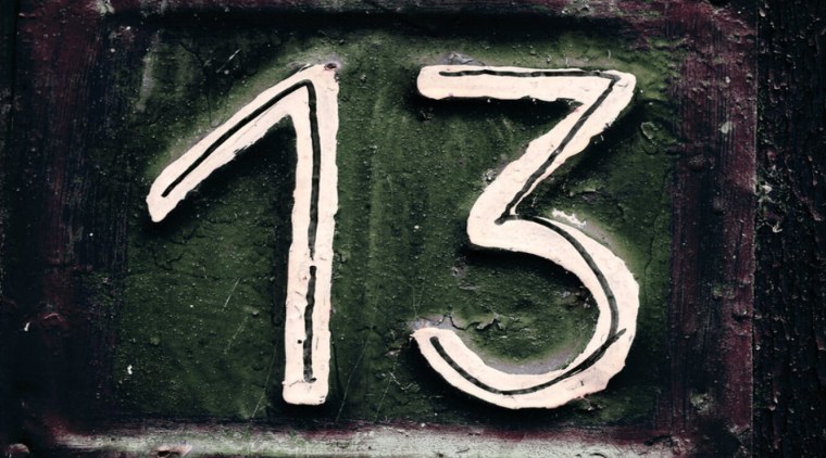 Флаг с цифрой 13