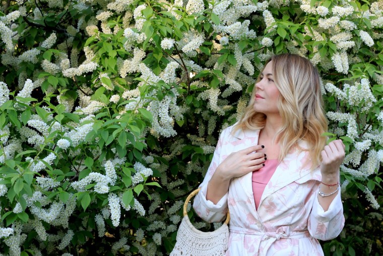 Девушка с черемухой