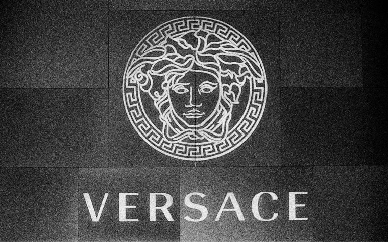 Versace бренд логотип