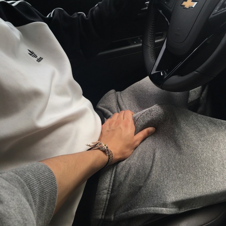 Руки в машине