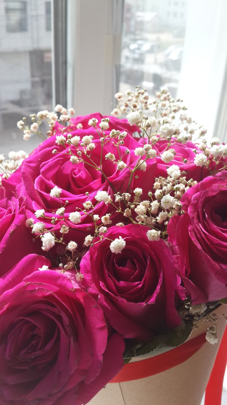 Крупные цветы настоящая букет