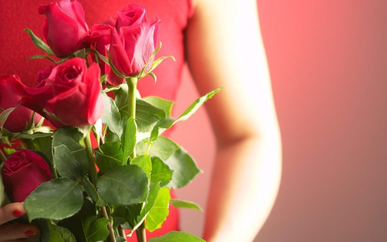 Девушка с цветком