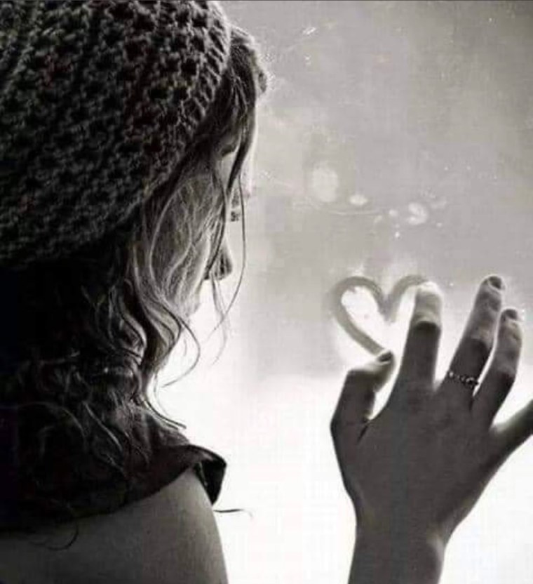 Девушка с розой