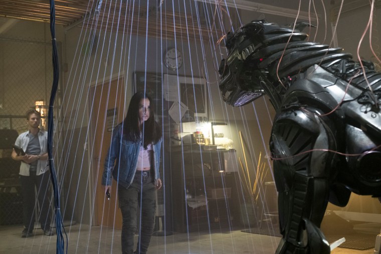 Фильм про собаку робота Аксель