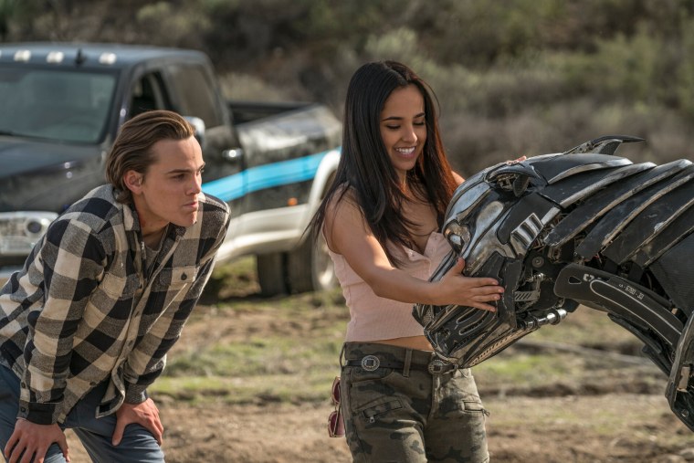 Аксель фильм 2018 робот