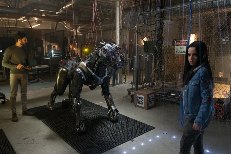 Фильм про собаку робота Аксель