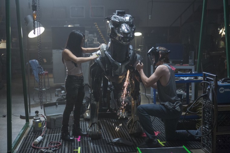 Аксель фильм 2018 робот