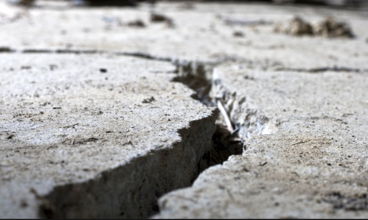 Трещина в земле