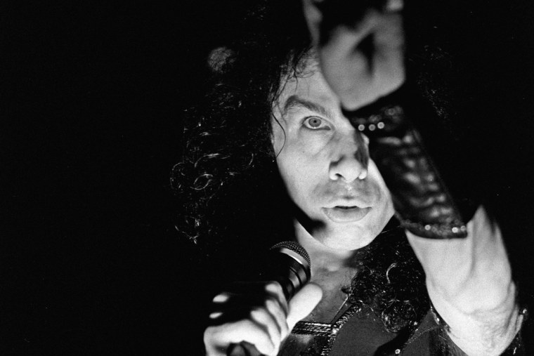 Ронни Джеймс дио молодой