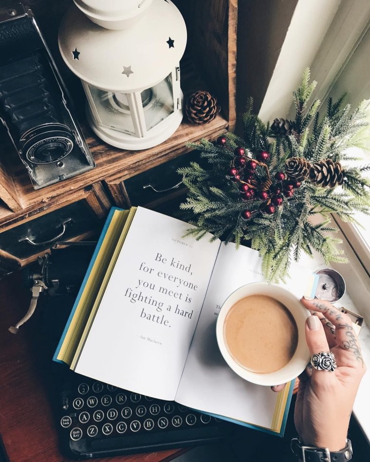 Книги зимой