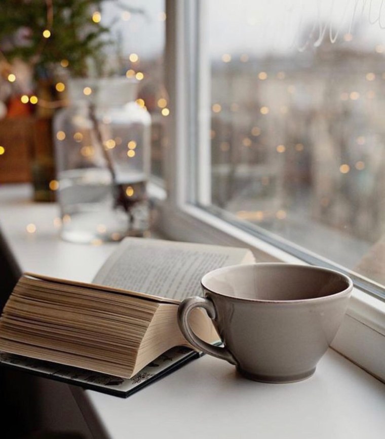 Кофе на подоконнике