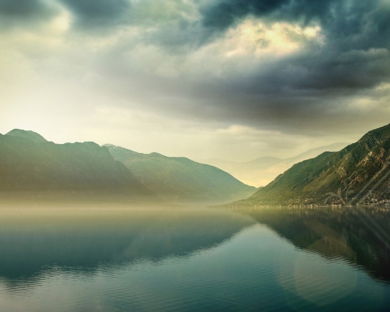 Красивый вид на озеро