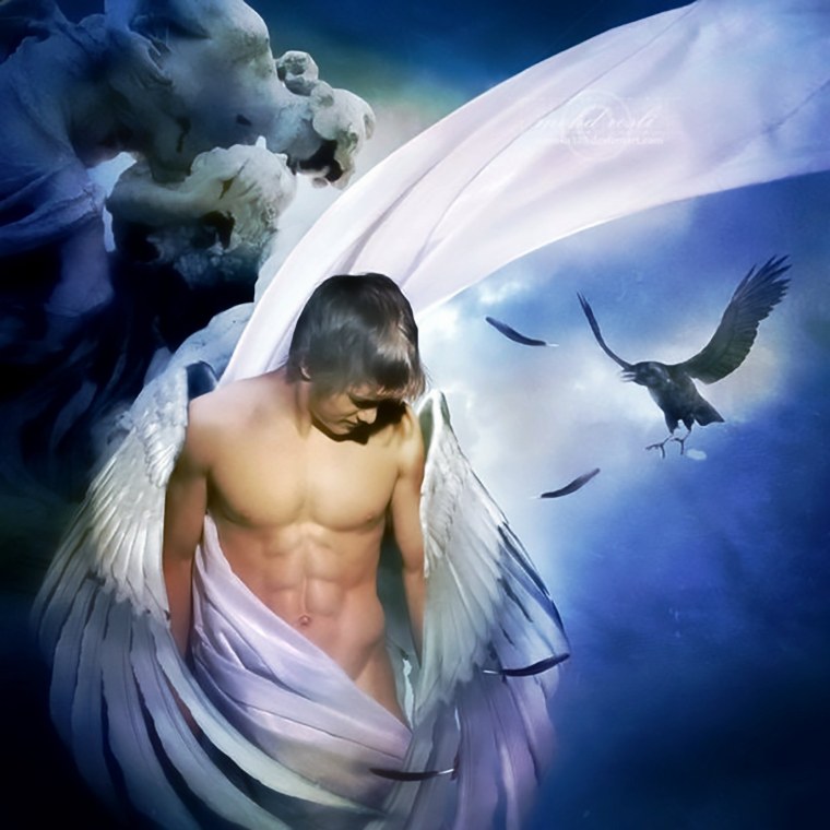 Человек с ангельскими крыльями