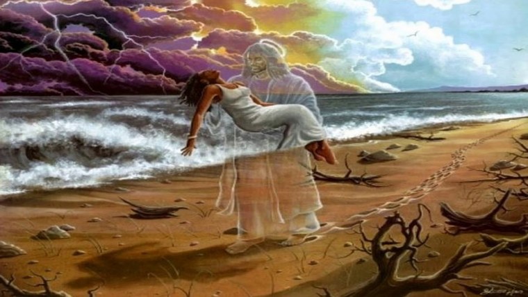 Иисус несет на руках