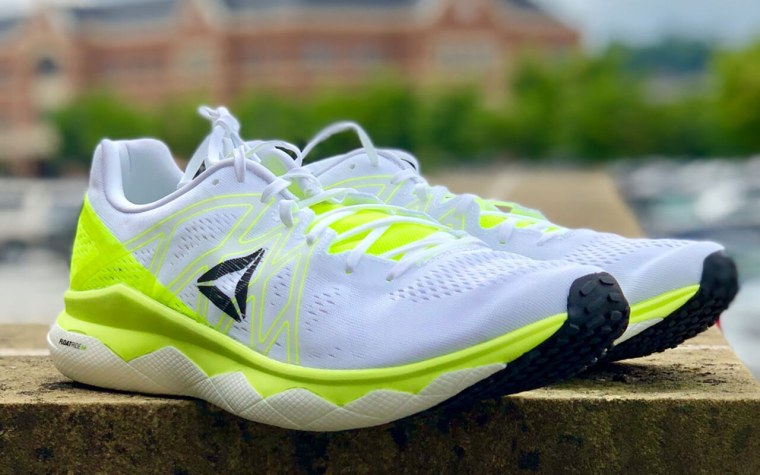 Кроссовки рибок беговые