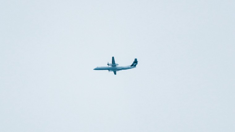 Самолет в небе