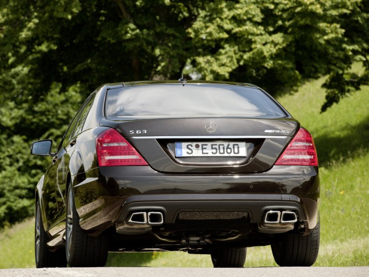 2011 Mercedes-Benz s63 AMG