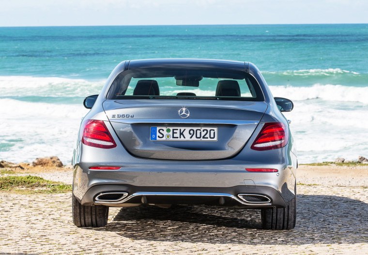 Мерседес e class сзади