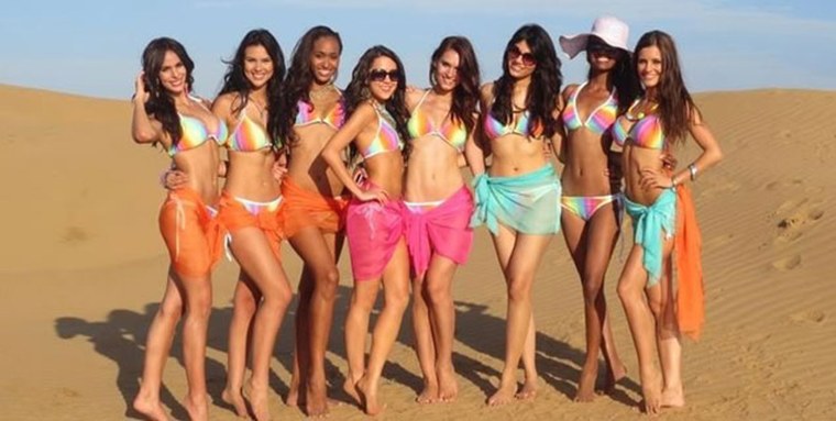 Мисс бикини на пляже